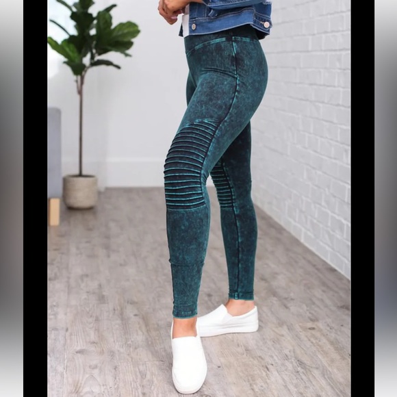 •AMP•NWT FOREST GREEN MINERAL WASH MOTO LEGGINGS SIZE XS - Picture 3 of 8